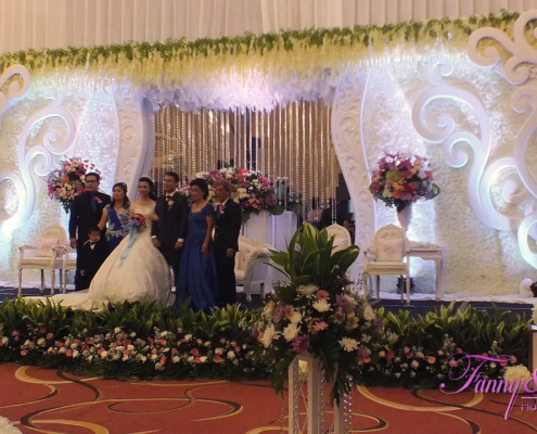 Dekorasi Pernikahan Elegan 4 18
