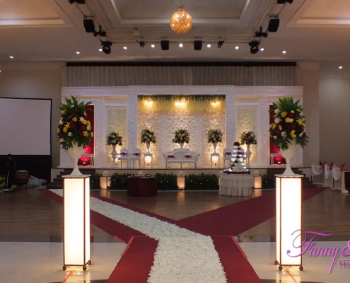 Dekorasi Pernikahan Elegan 5 09