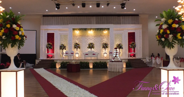 Dekorasi Pernikahan Elegan 5 10