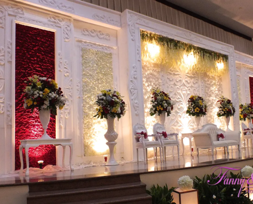 Dekorasi Pernikahan Elegan 5 12
