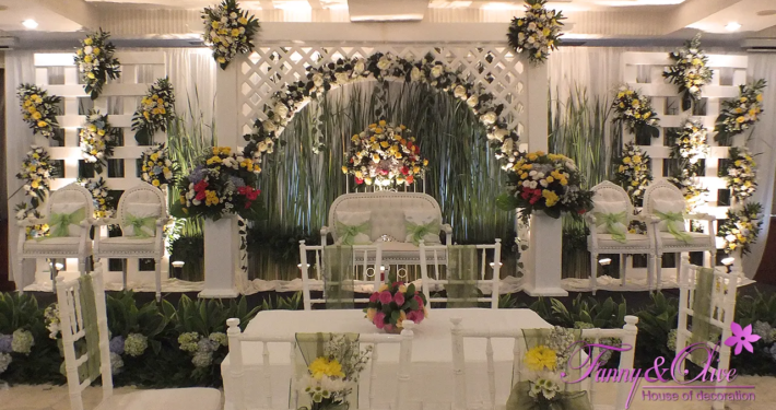 Dekorasi Pernikahan Simpel 09