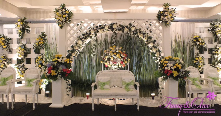 Dekorasi Pernikahan Simpel 12