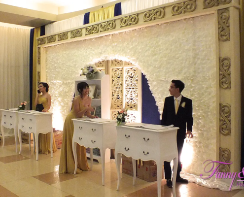 Dekorasi Tema Emas 03