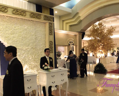 Dekorasi Tema Emas 04