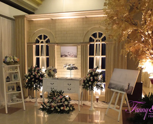 Dekorasi Tema Emas 07