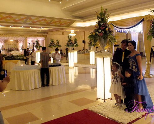 Dekorasi Tema Emas 08