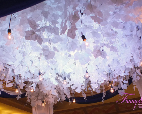 Dekorasi Tema Emas 12