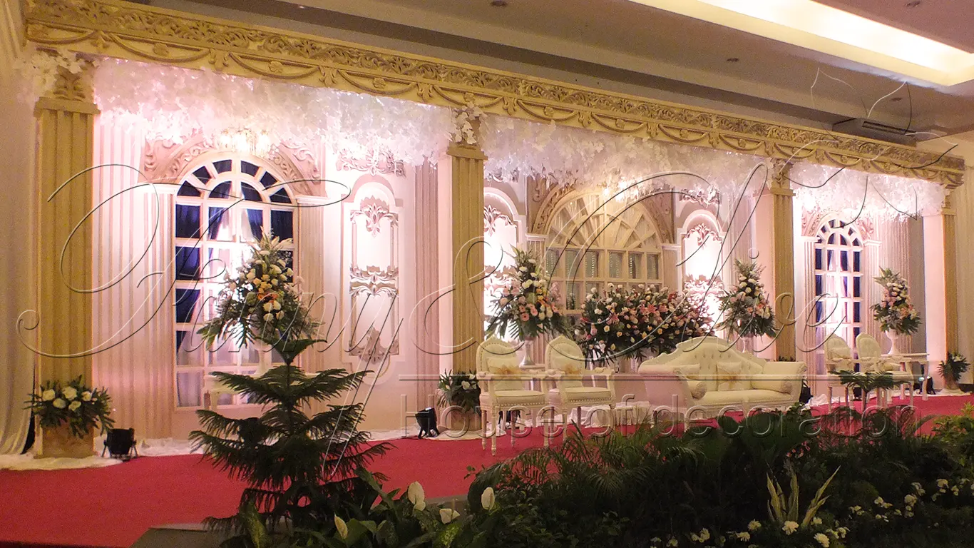 Dekorasi Tema Emas Featured